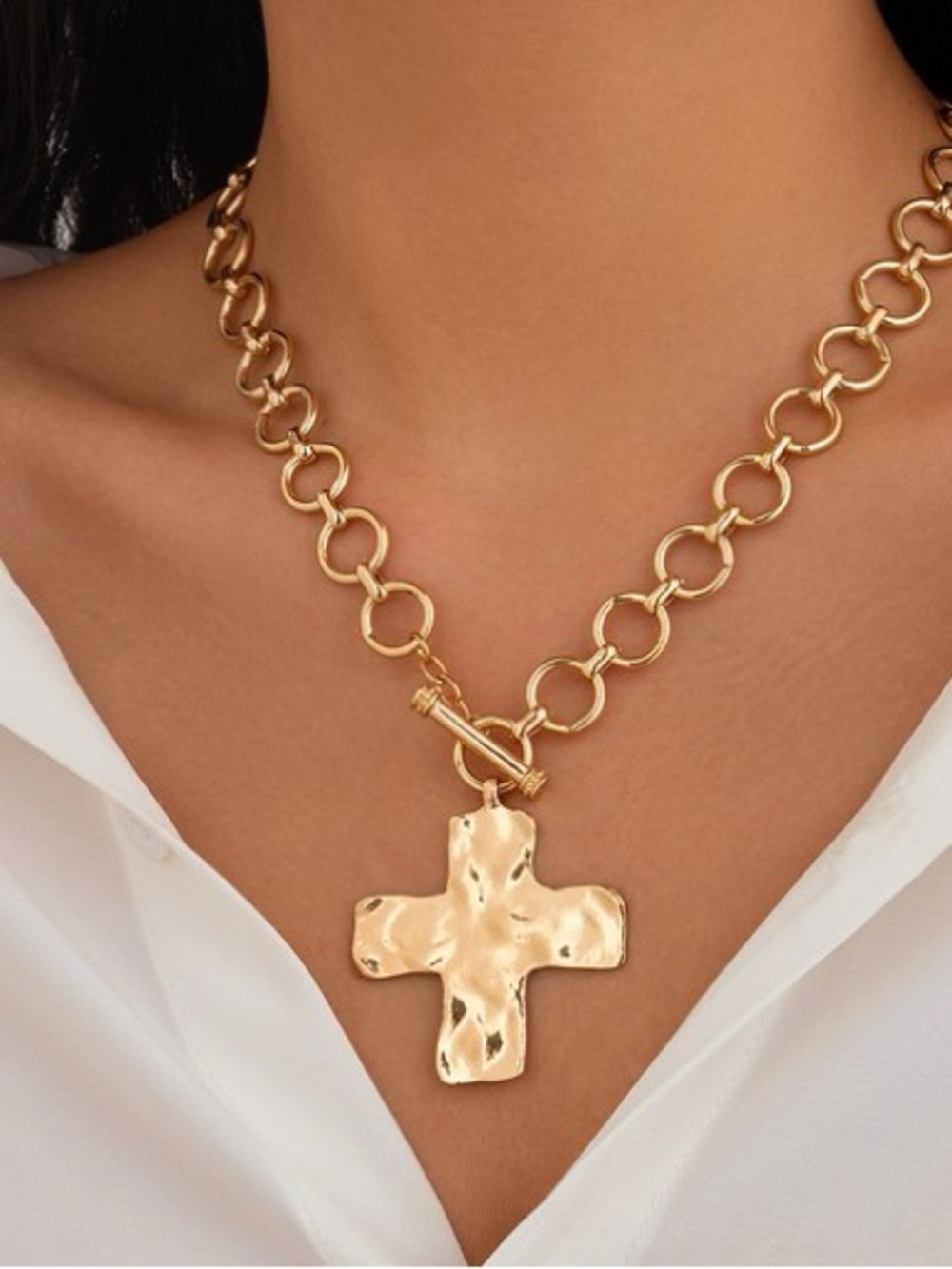 *NEW* Gold Hammered Cross Pendant Chain Necklace